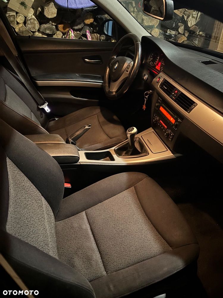 BMW Seria 3 320d - 8