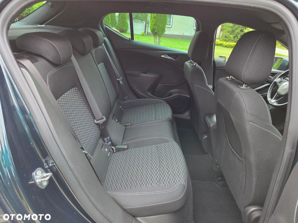 Opel Astra 1.6 T Dynamic S&S - 19