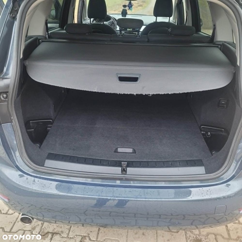 BMW Seria 2 218d - 15
