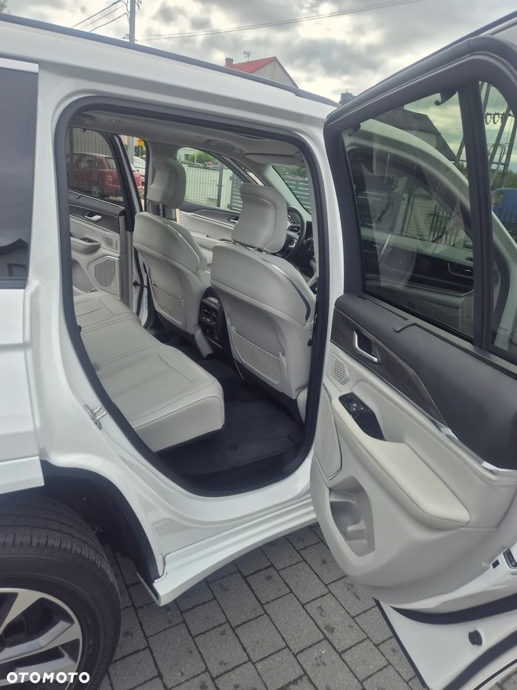 Jeep Grand Cherokee - 11
