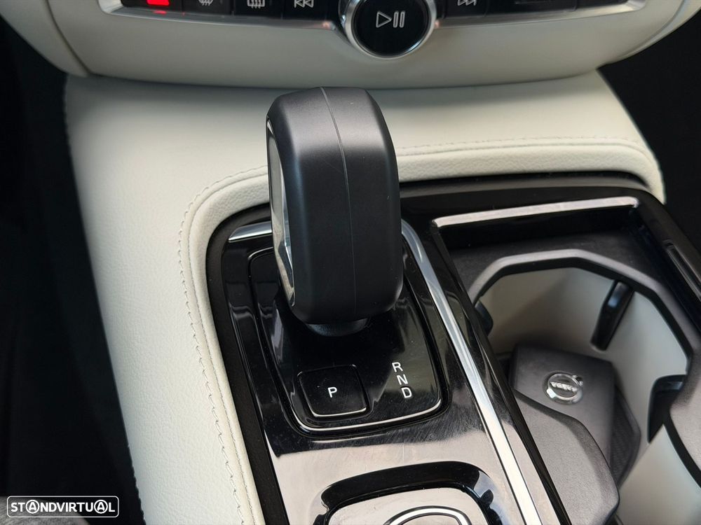 Volvo V60 2.0 T6 AWD TE Essential - 52