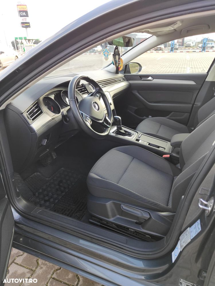 Volkswagen Passat 2.0 TDI SCR DSG Comfortline - 9