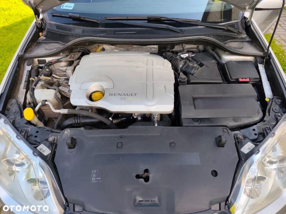 Renault Laguna 2.0 dCi Tech Run ESM - 11