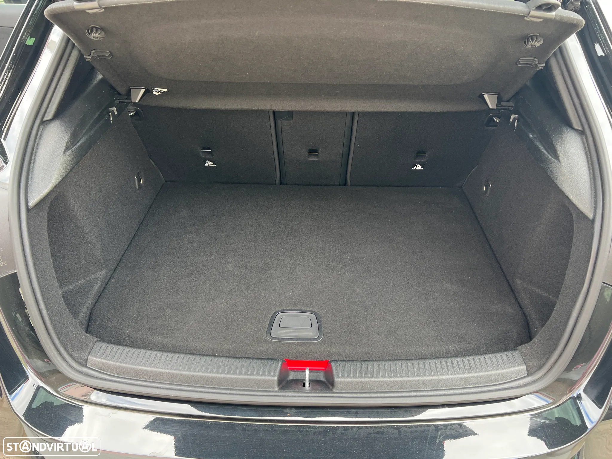 Mercedes-Benz A 250 e AMG Line - 19