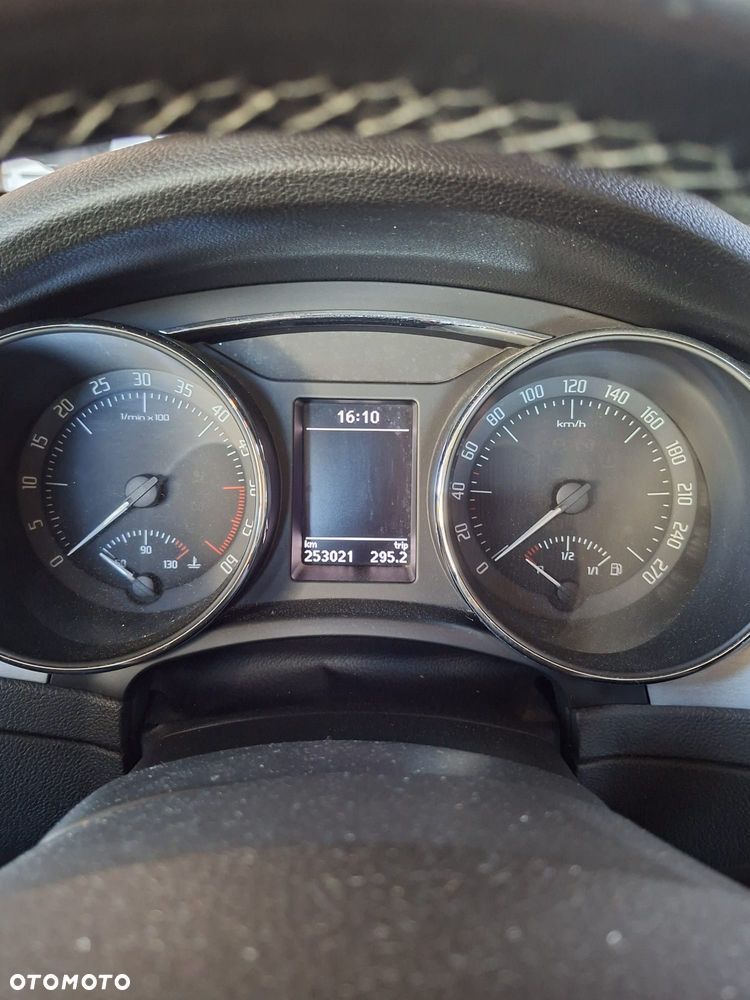 Skoda Superb 2.0 TDI Ambition - 11