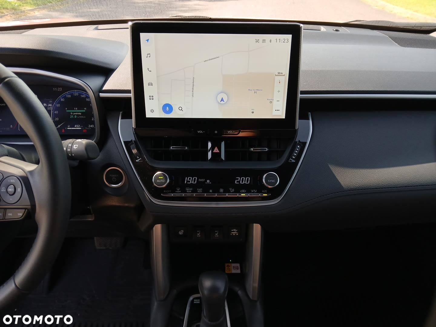 Toyota Corolla Cross 2.0 Hybrid Executive - 29