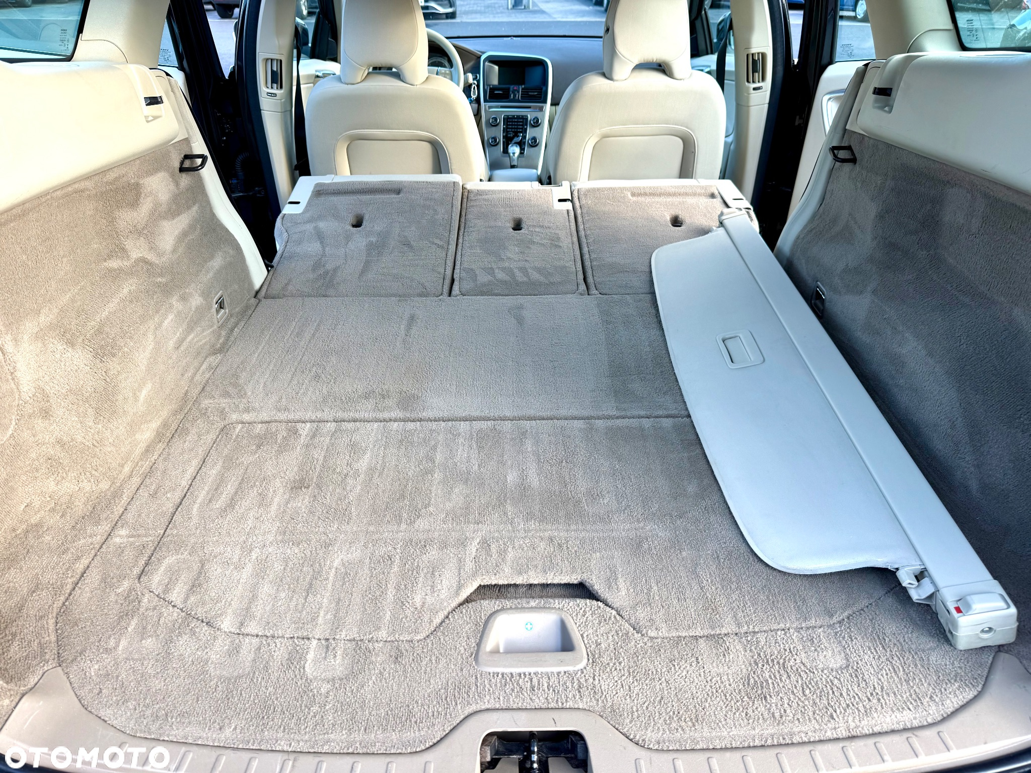 Volvo XC 60 2.4D AWD Momentum - 31
