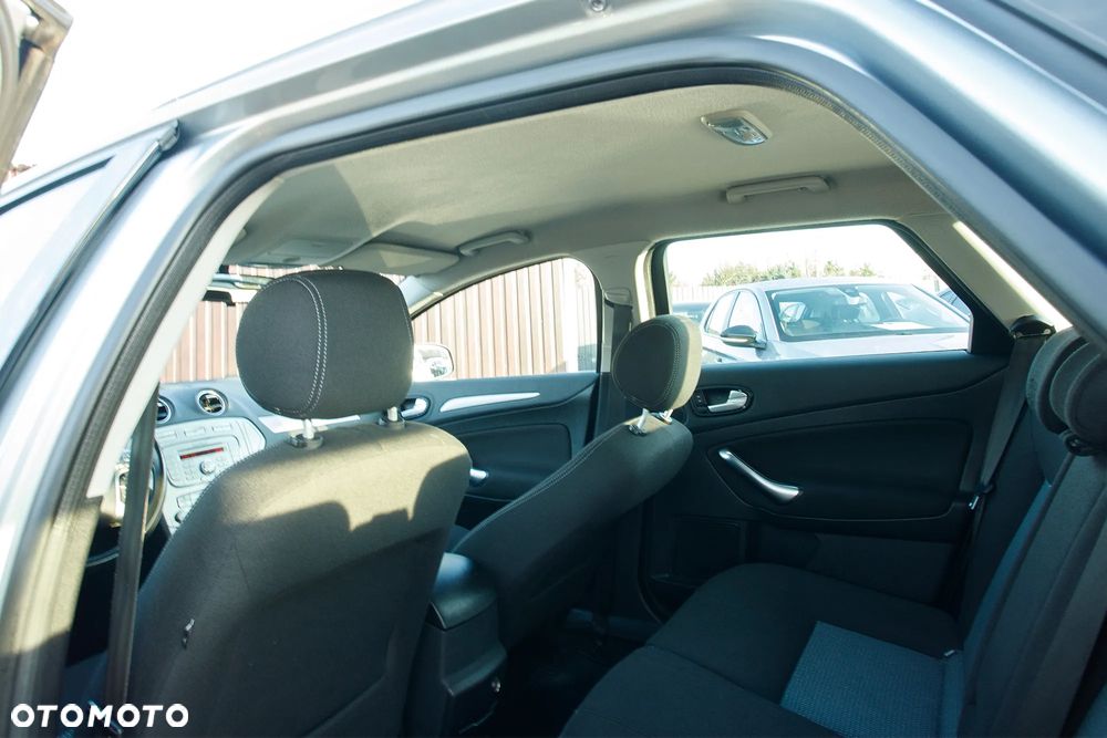 Ford Mondeo SW 2.0 FF Titanium - 23