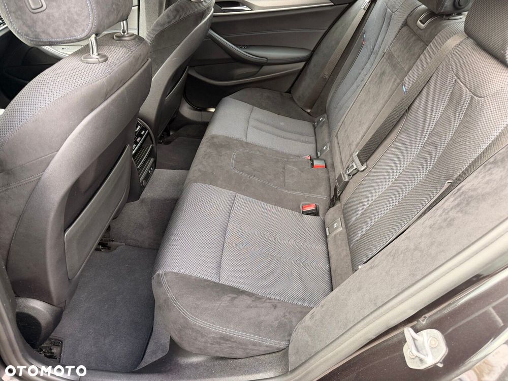 BMW Seria 5 530i GPF xDrive M Sport sport - 13