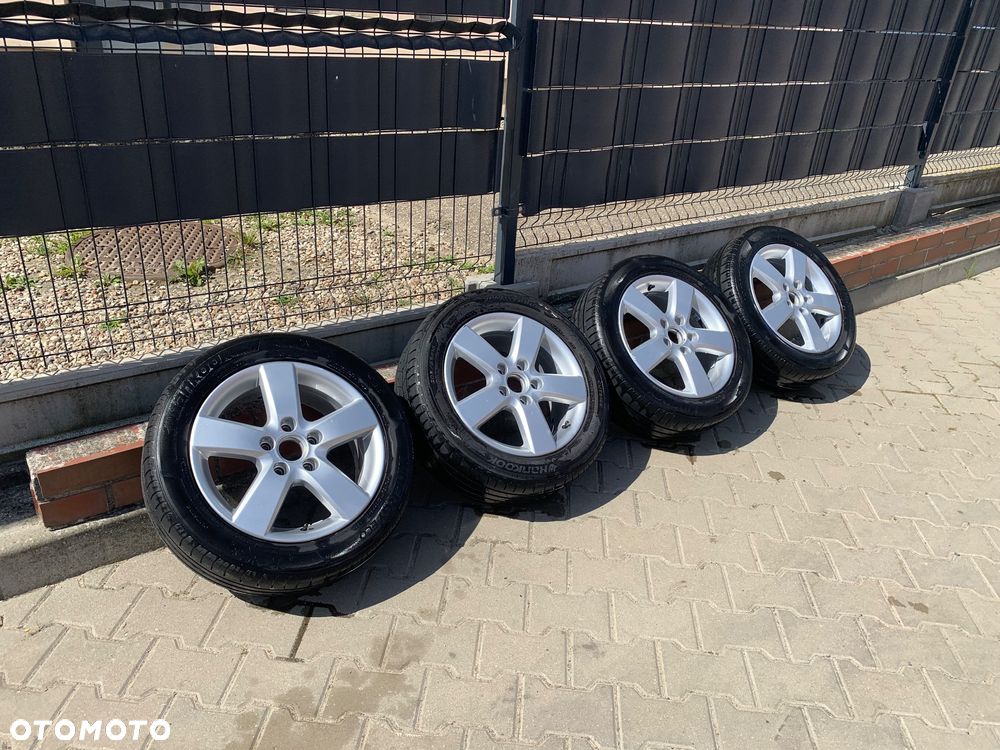 Volkswagen Golf 1.6 TDI DPF Team - 18