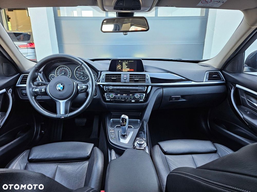 BMW Seria 3 318i Sport Line - 11