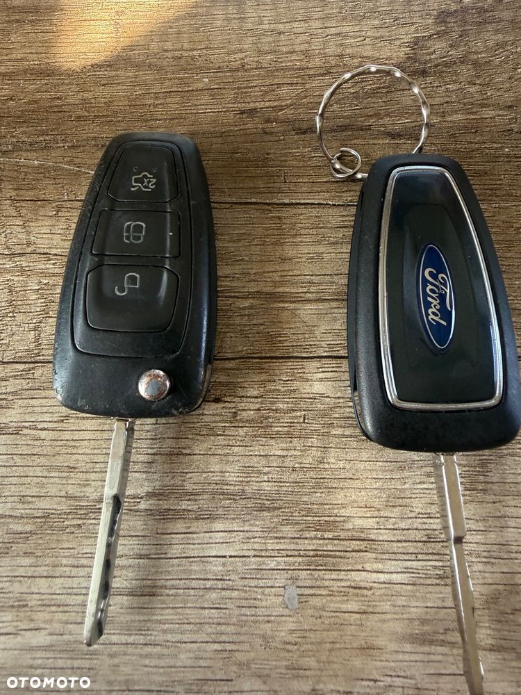 Ford C-MAX 1.5 EcoBoost Start-Stop-System COOL&CONNECT - 17