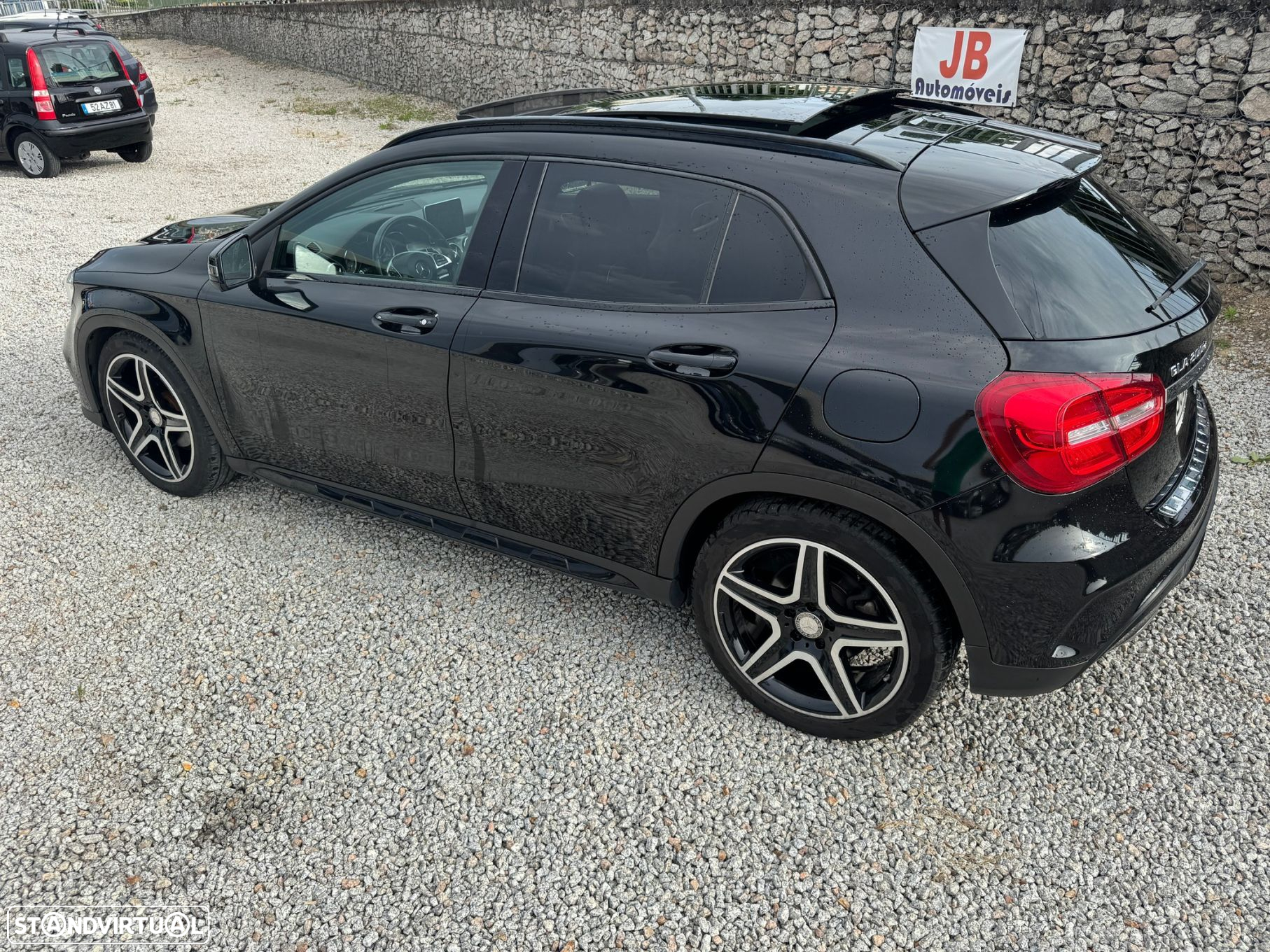 Mercedes-Benz GLA 200 - 4