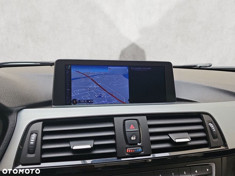 BMW Seria 3 335i xDrive Sport Line - 18
