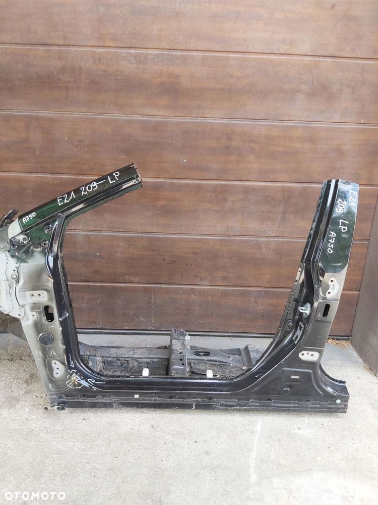 TOYOTA Corolla E21 słupek A B próg lewy bok ćwiartka - 4