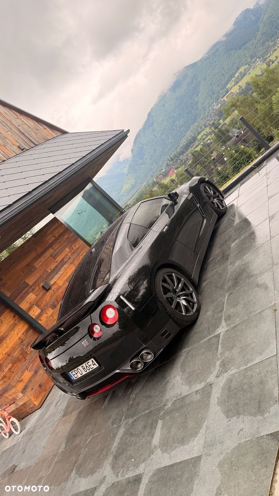 Nissan GT-R - 17