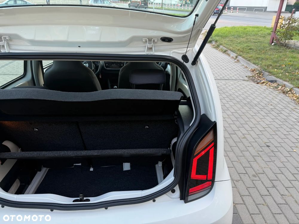Volkswagen up! 1.0 move - 10