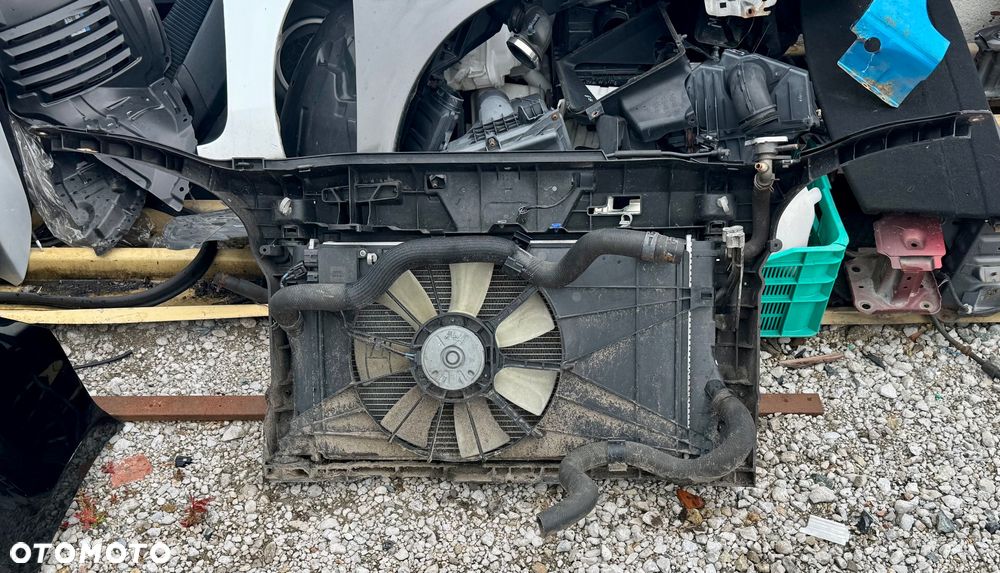 Mazda 5 CR 2005/2007 i 2008/2010r zderzak przedni tylny maska błotnik wzmocnienie belka chłodnice stan b.dobry Europa zwykle i xenon ksenon gołe i kompletne !!! Posiadam również zbiorniczki spryskiwaczy  spryskiwacze lamp  halogeny kratki  Grill i dużo innych Czesci do mazdy 5 CR !!! - 13