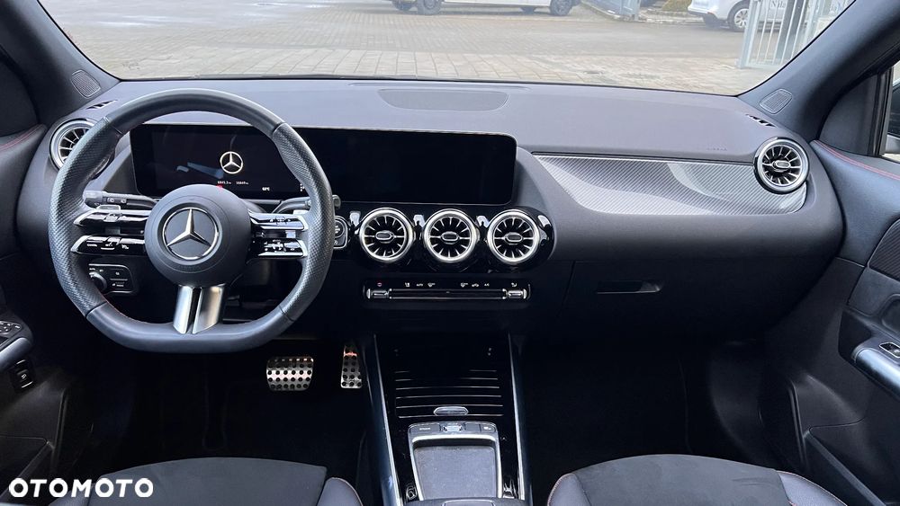 Mercedes-Benz GLA 200 AMG Line - 12