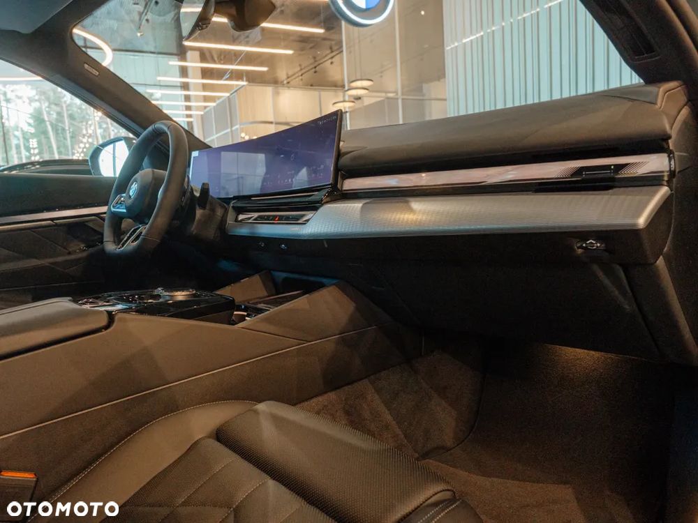 BMW Seria 5 520d xDrive - 10