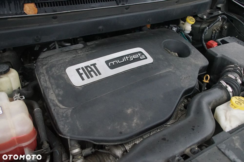 Auto na części - Fiat Freemont 2.0 Multijet 170 KM 71770239 55251728 370A 2013R Silnik Skrzynia Drzwi Szyba Zderzak Błotnik Klapa Maska Lampa Lusterko Deska Kokpit Sterownik Moduł Czujnik Licznik Wyświetlacz Kierownica - 17