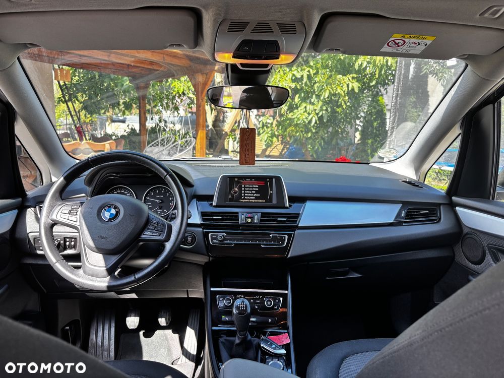 BMW Seria 2 218i - 8