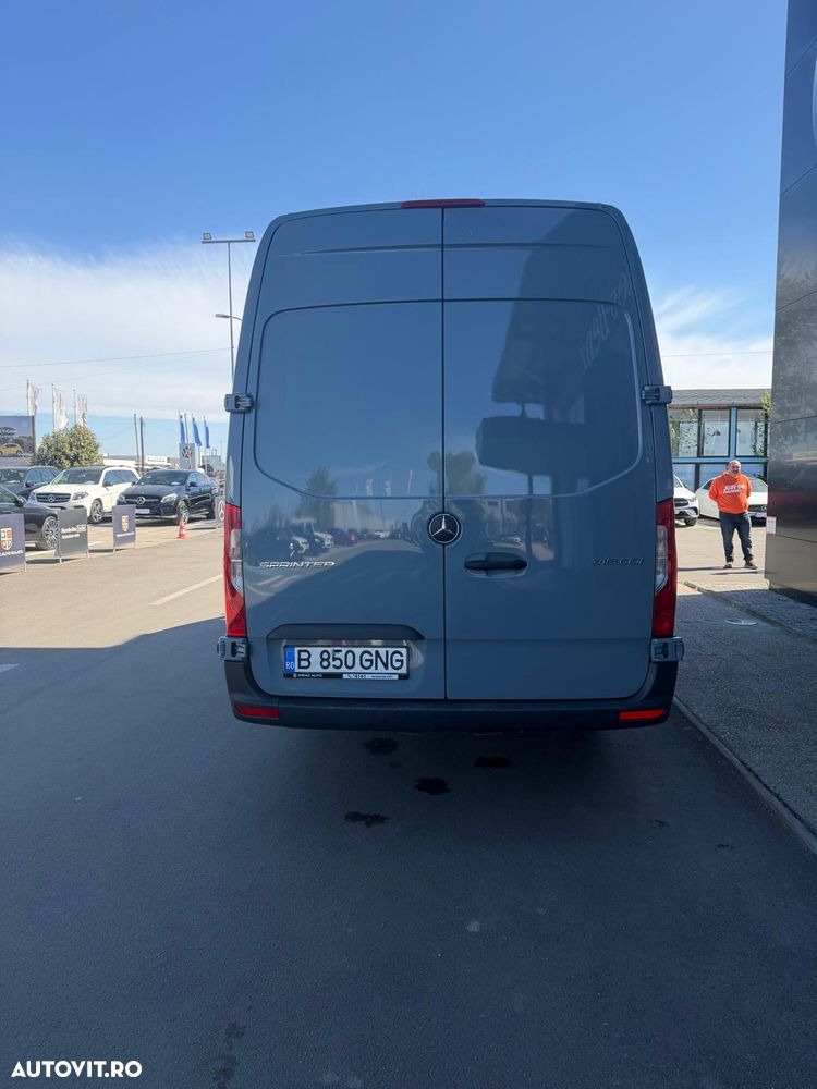 Mercedes-Benz Sprinter 319 CDI - 4