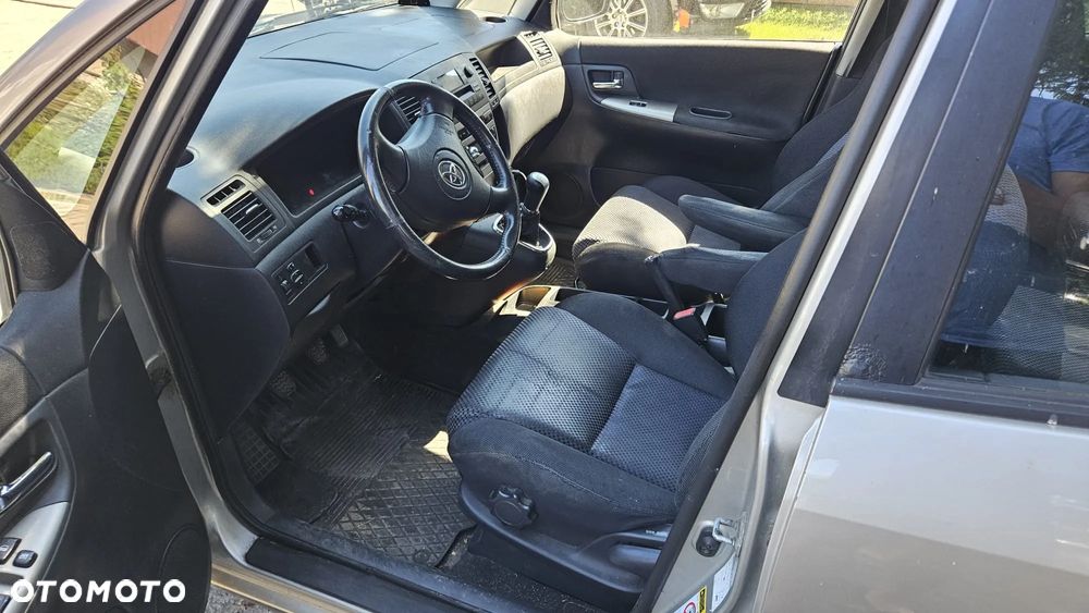 Toyota Corolla Verso 2.0 D-4D Sol - 9