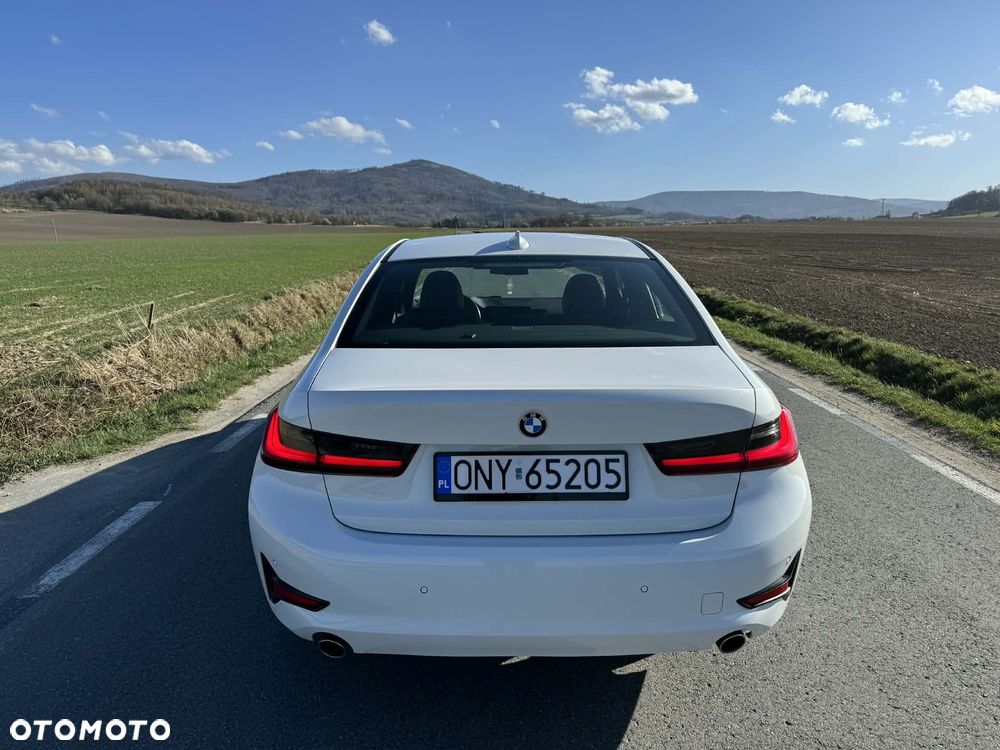 BMW Seria 3 318d Sport Line Shadow - 7