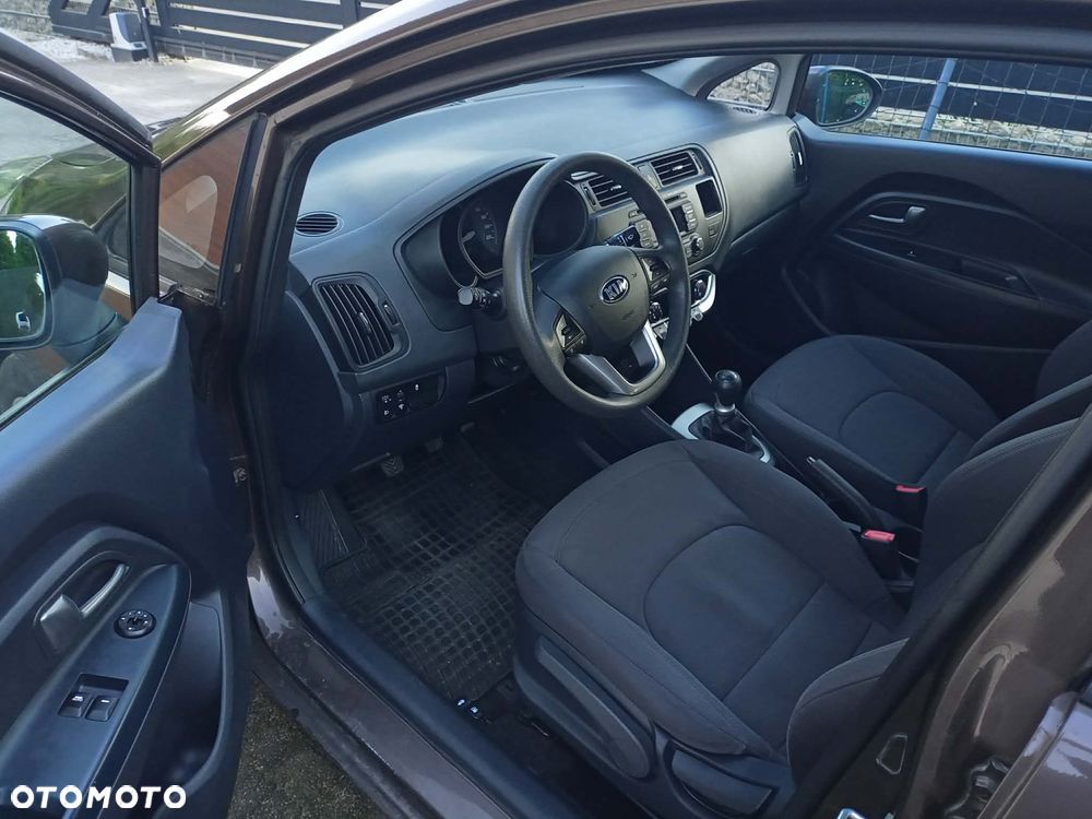 Kia Rio 1.2 M - 9