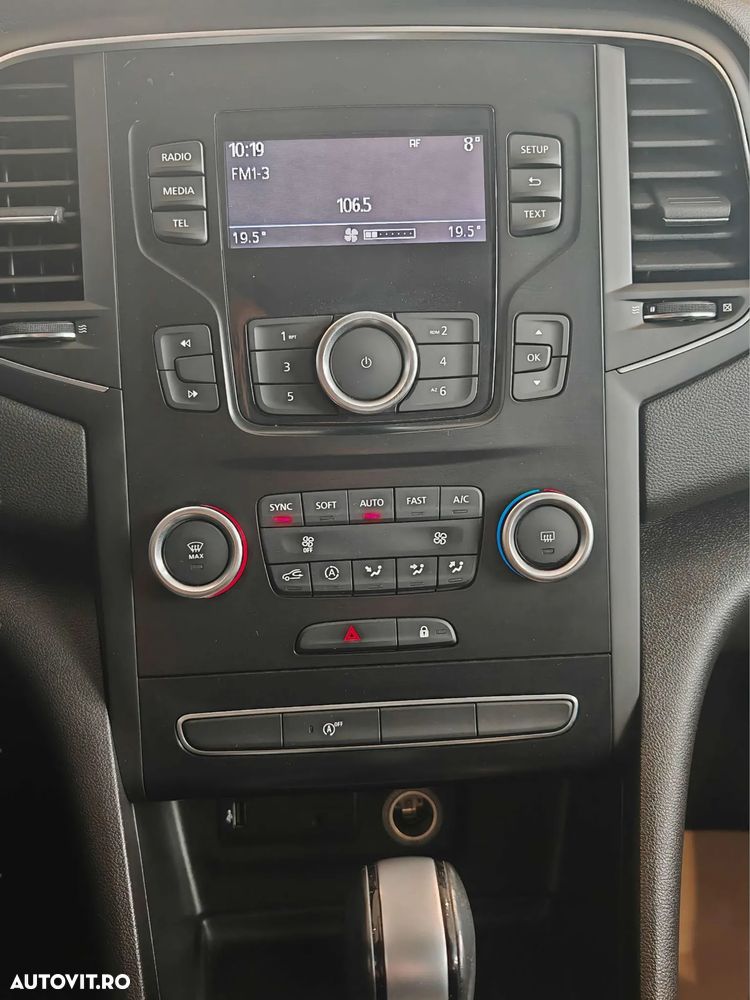 Renault Megane TCE 140 EDC Techno - 34