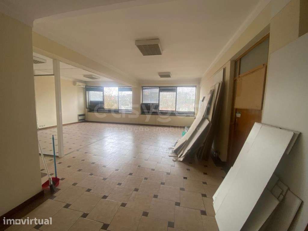 Uma oportunidade única no coração de Coimbra imóvel com possibilida... - Grande imagem: 5/12