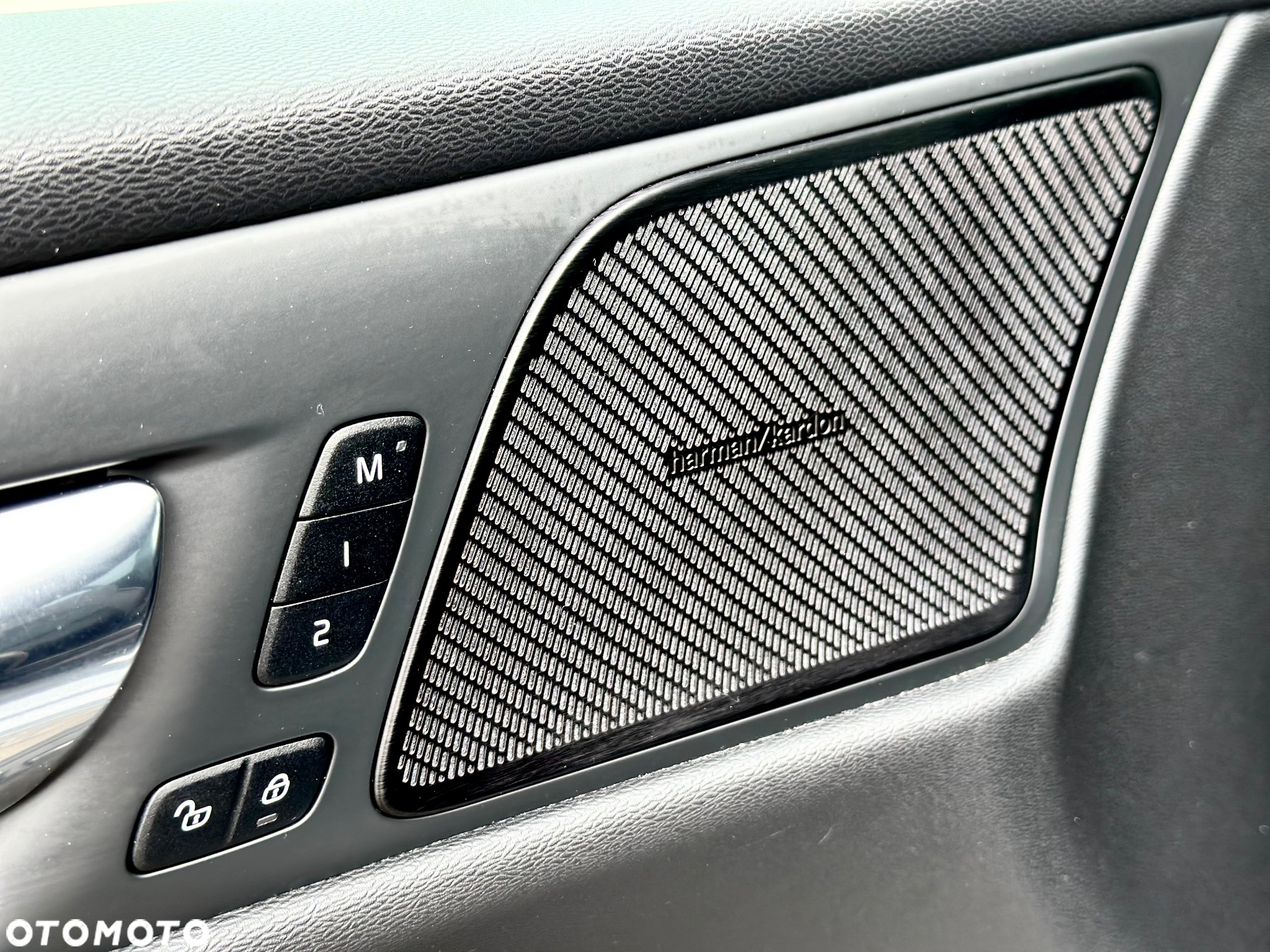 Volvo S60 T5 R-Design - 7