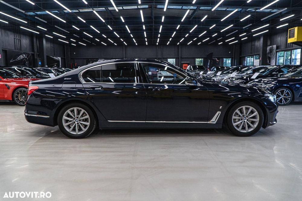 BMW Seria 7 740e iPerformance - 26