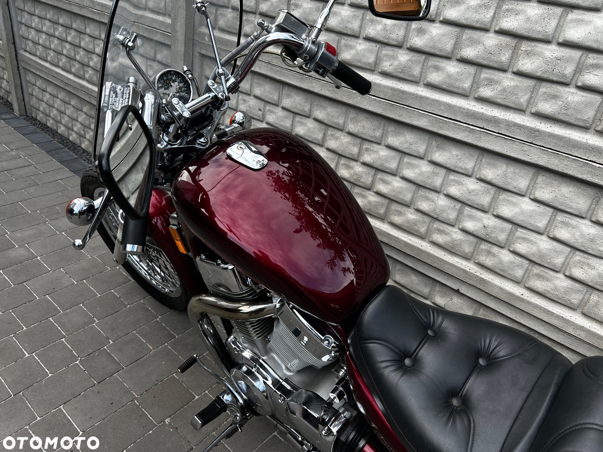 Suzuki Intruder - 24
