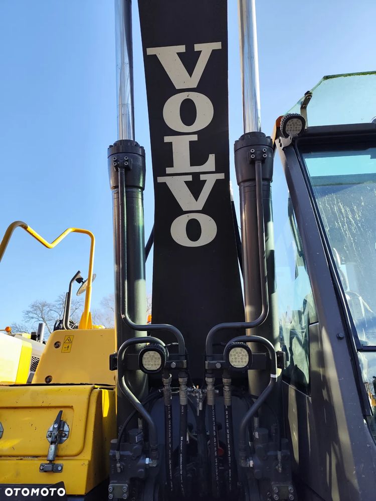 Volvo EC220DL - 16