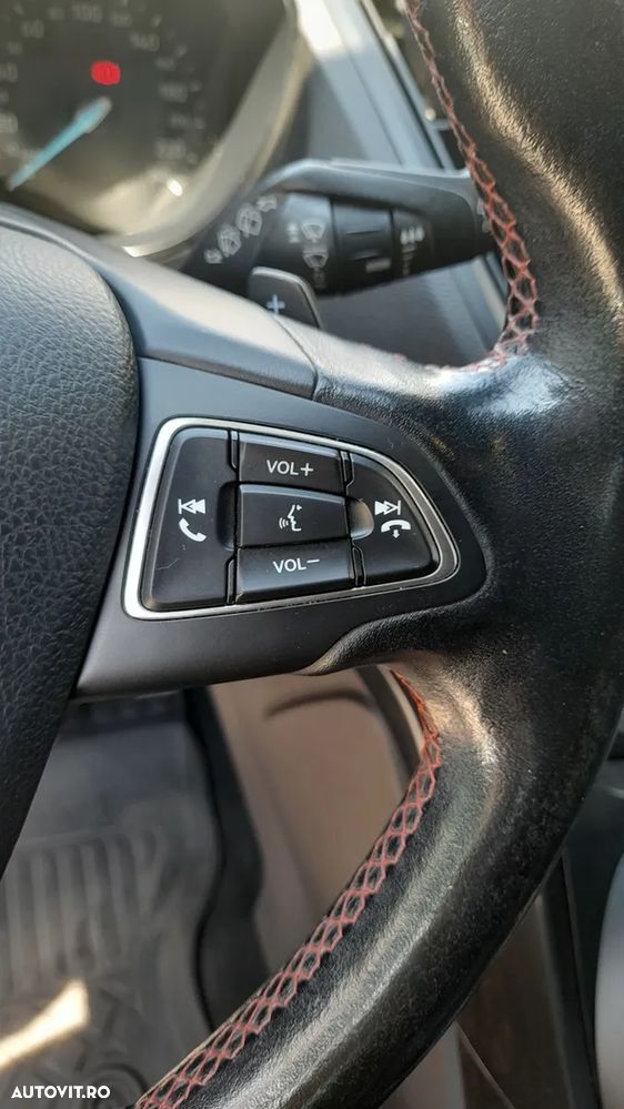 Ford Kuga 2.0 TDCi 4WD Powershift ST-Line - 19