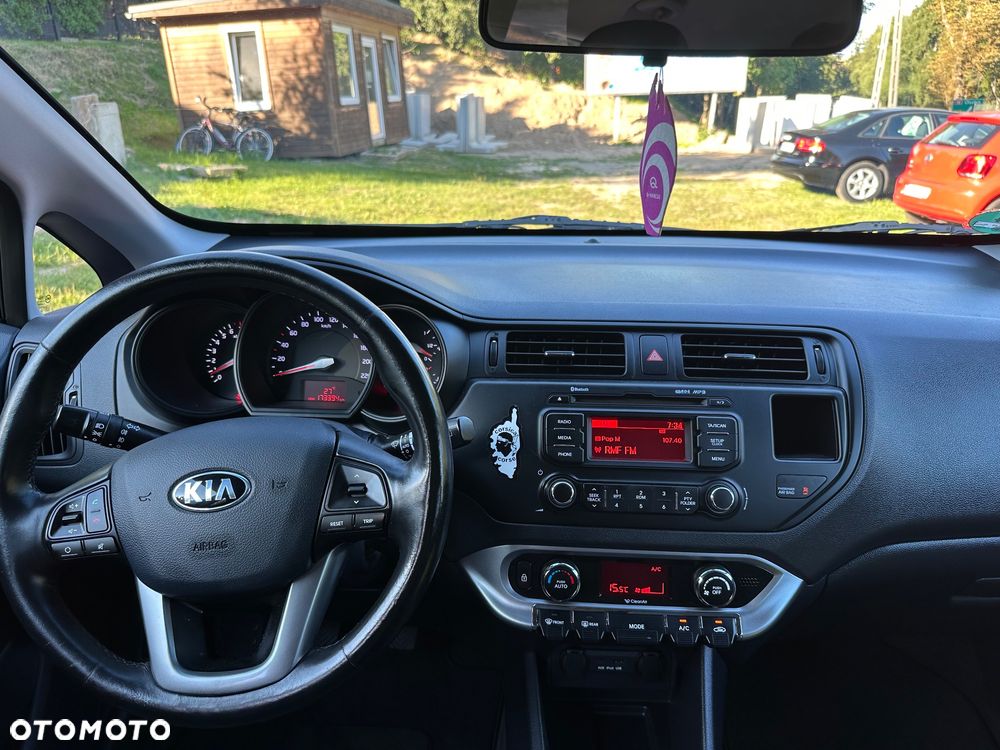 Kia Rio 1.4 Fifa World Cup Edition - 16