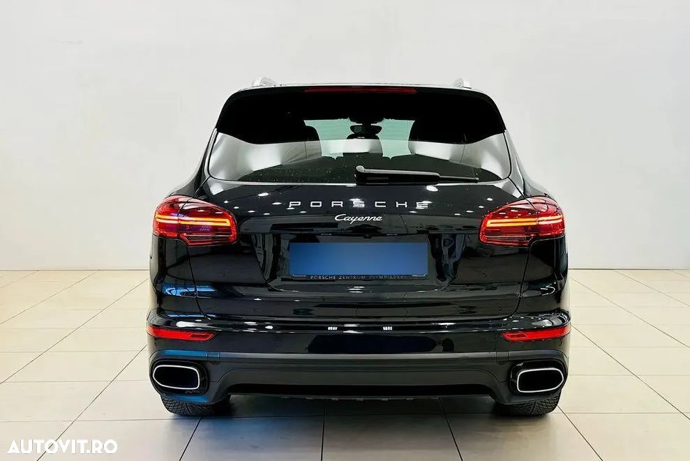 Porsche Cayenne 3.0 L - 4