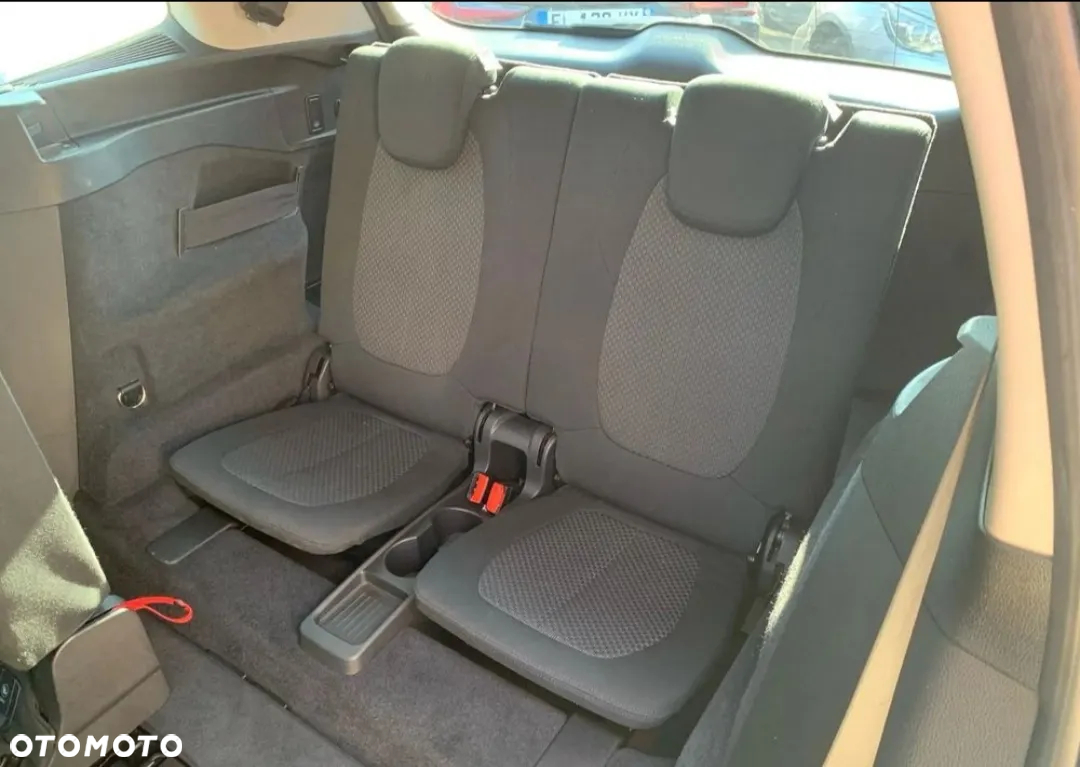 BMW Seria 2 218i Gran Tourer - 17
