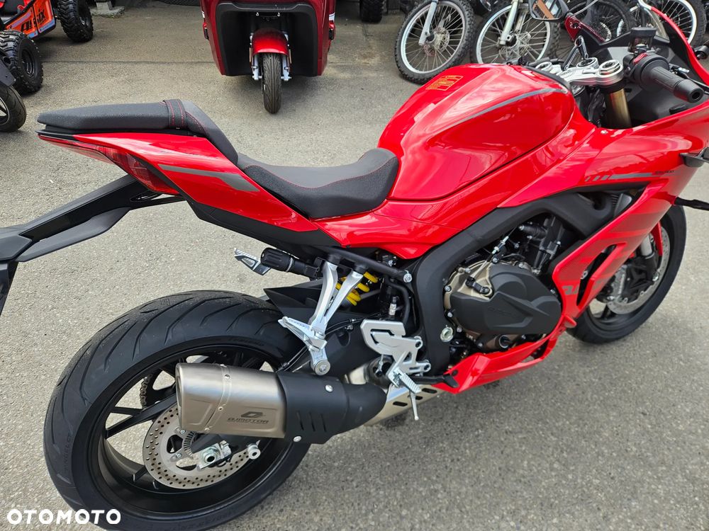 QJMOTOR SRK 800RR - 17