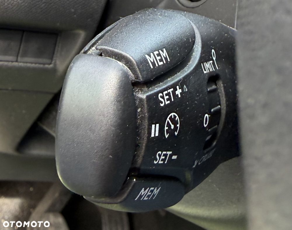 Peugeot 2008 PureTech 100 Active S&S BVM6 - 20