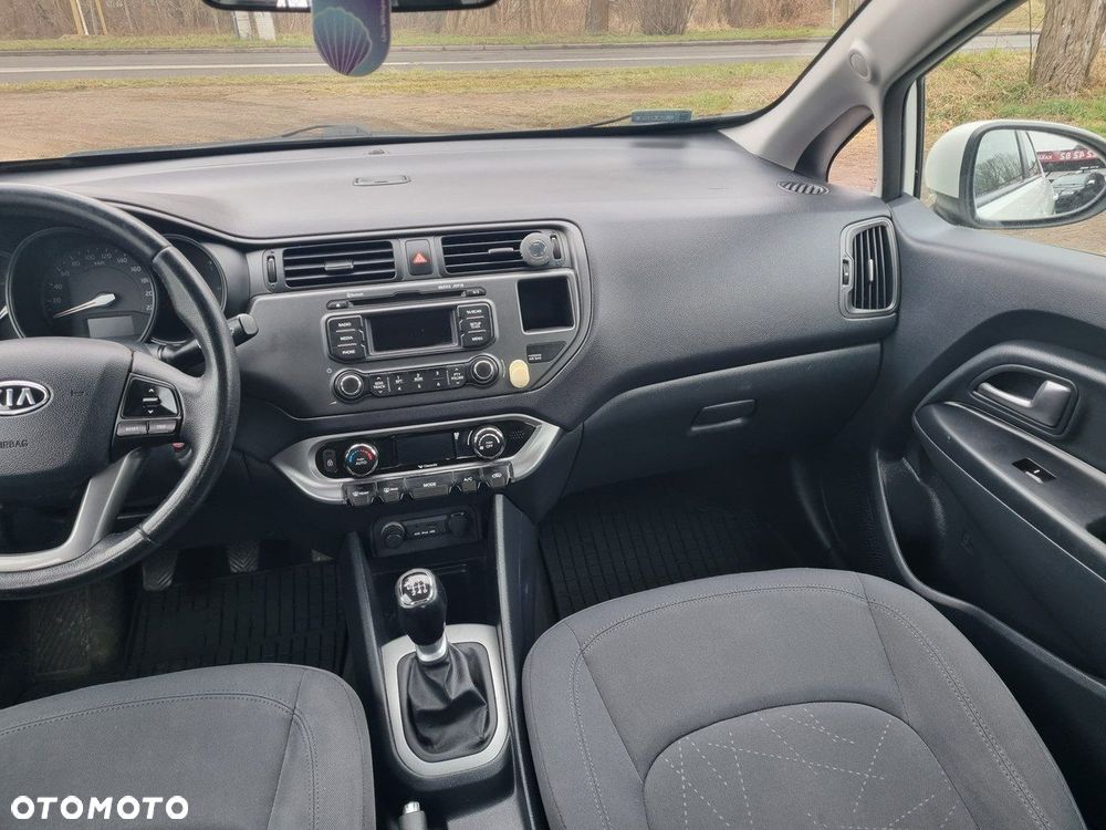 Kia Rio - 17