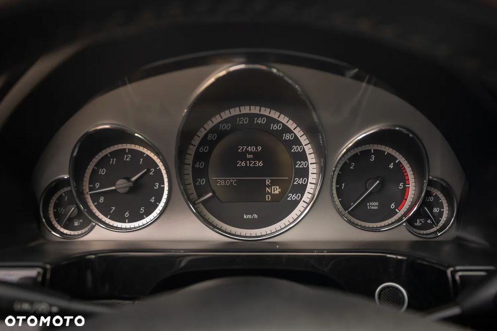Mercedes-Benz Klasa E 350 CDI DPF 4Matic BlueEFFICIENCY 7G-TRONIC Avantgarde - 24