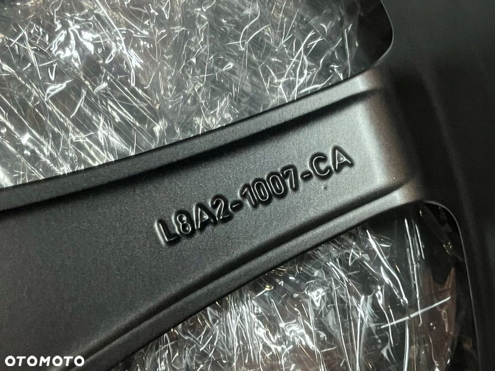 LAND ROVER RANGE ROVER VELAR L560 FELGA 8.5JX21 ET45 5X108 - 6