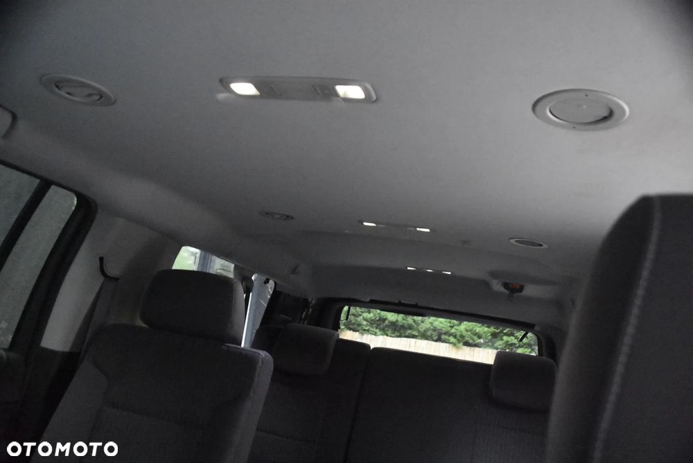 Chevrolet Suburban - 27