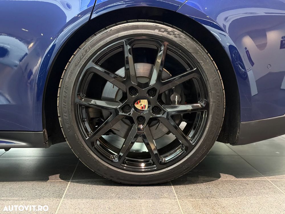 Porsche Panamera 4 E-Hybrid - 16