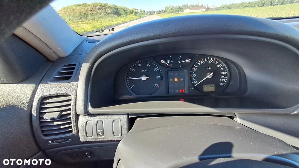 Renault Laguna - 10