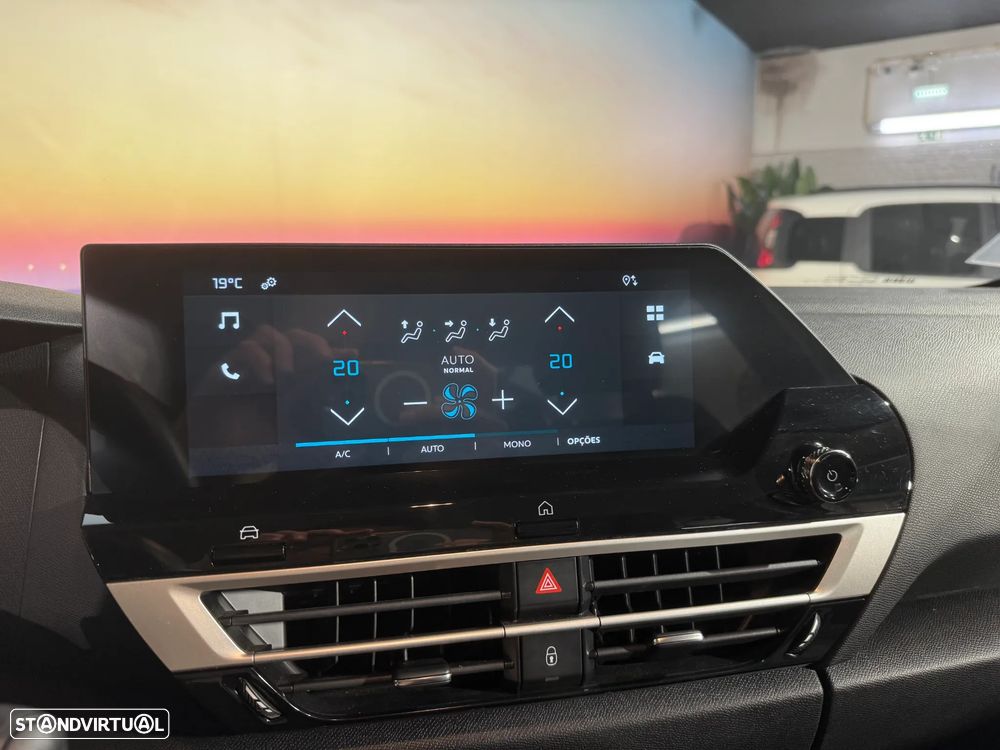 Citroën C4 X 1.2 PureTech Plus EAT8 - 28