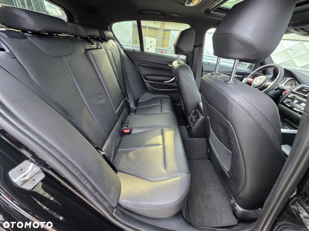 BMW Seria 1 M135i xDrive Sport-Aut - 22